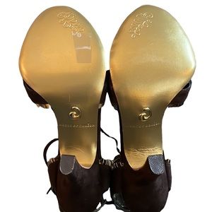 New in Box never worn Brown Suede Gold fan accent Beyoncé House of Dereon heel.